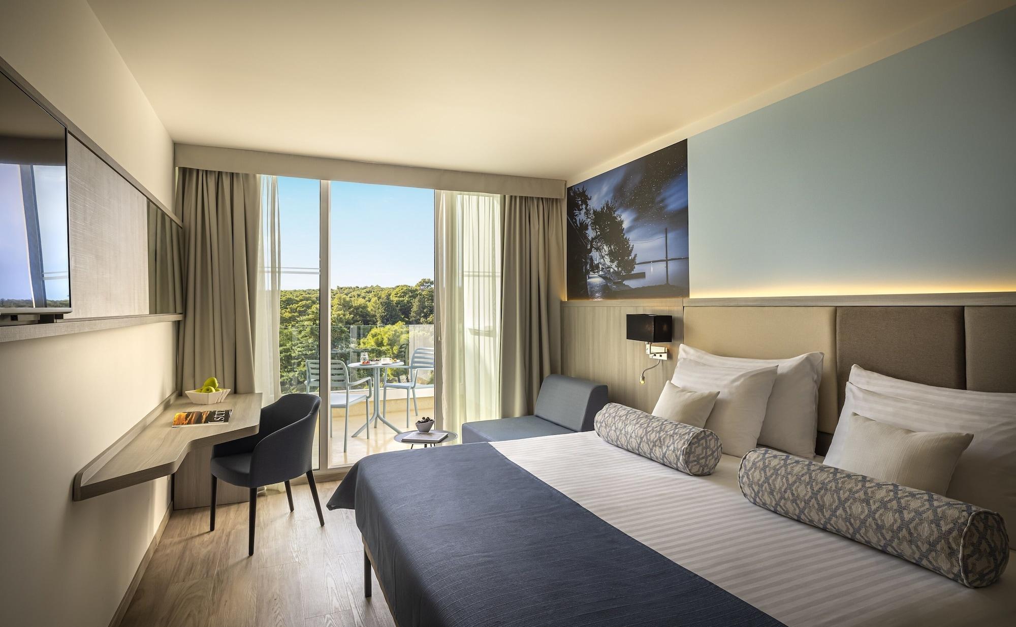 Valamar Carolina Hotel & Villas Kampor Екстер'єр фото