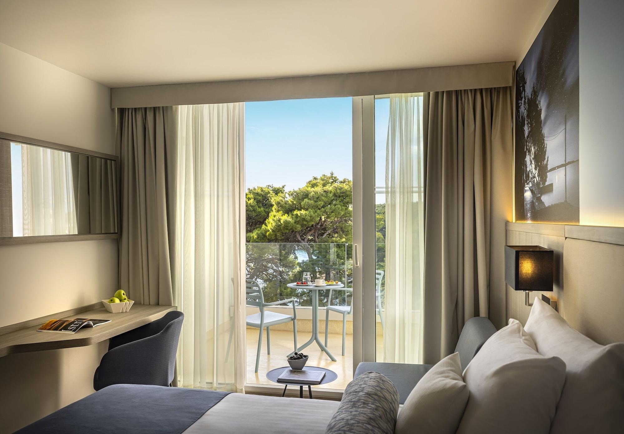 Valamar Carolina Hotel & Villas Kampor Екстер'єр фото