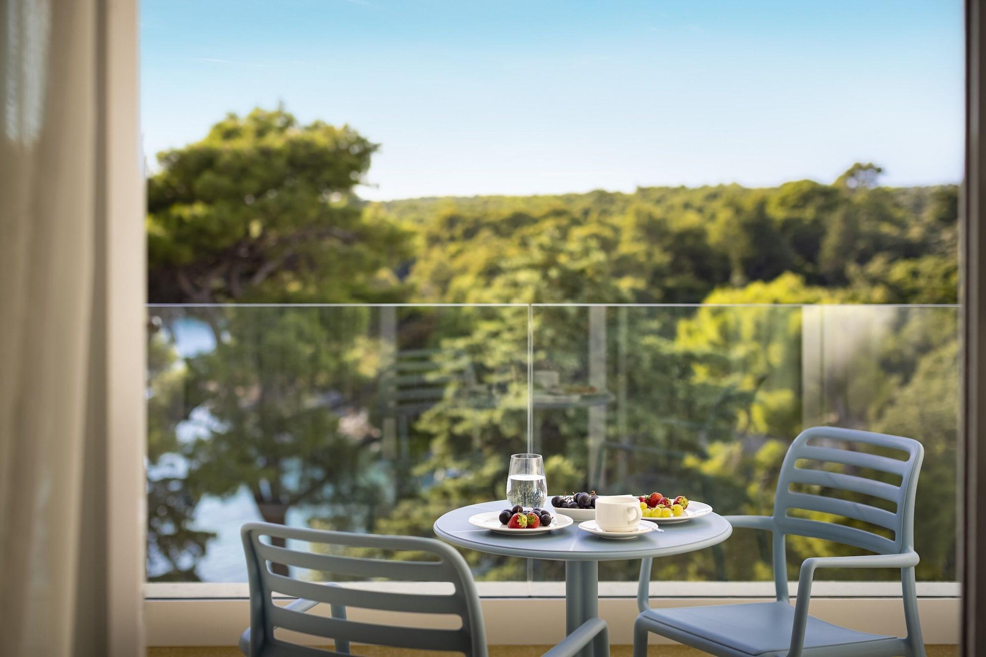 Valamar Carolina Hotel & Villas Kampor Екстер'єр фото