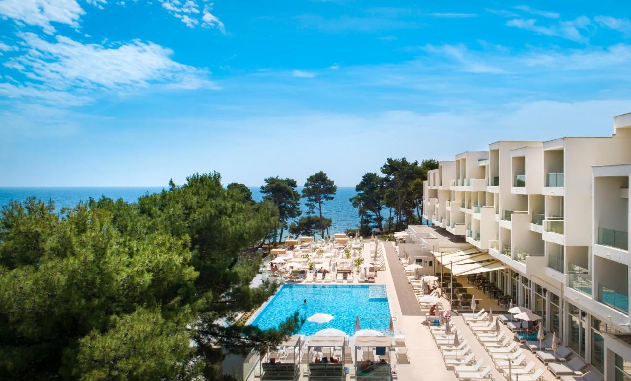 Valamar Carolina Hotel & Villas Kampor Екстер'єр фото